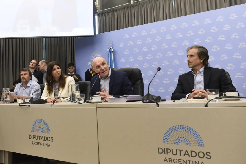 Diputados se reúnen para analizar la reforma fiscal del oficialismo