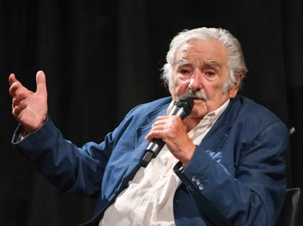 Pepe Mujica reveló que tiene un tumor en el esófago