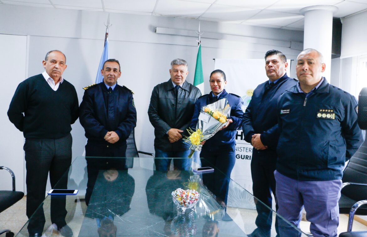 El Gobierno Provincial reconoció a la oficial de policía que encontró a la menor que estaba desaparecida