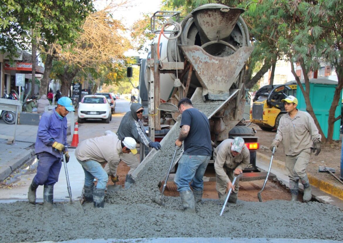 El plan de Bacheo 2024 avanza en importantes avenidas de Resistencia