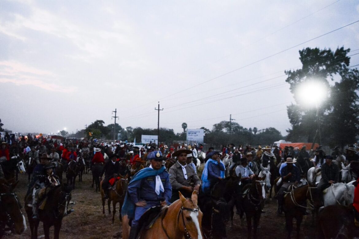 Cabalgata de la Fe: una multitud de jinetes y peregrinos expresan su devoción a San Pantaleón 