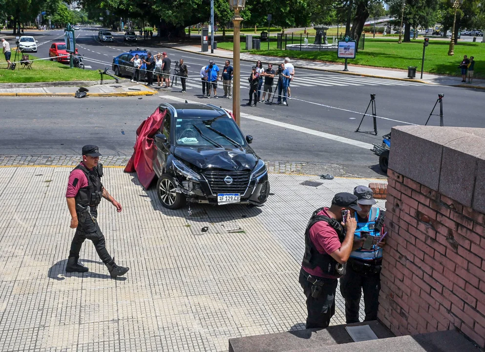 Atropelló a una pareja de turistas en Buenos Aires: el hombre murió y la mujer está grave